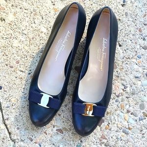Salvatore Ferragamo ■ Vara Navy Leather Heels, Size 11 B, Great condition